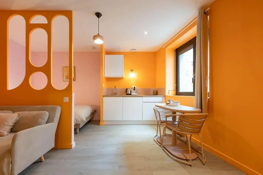 Le Macaron, Studio Coeur Ville Anse
